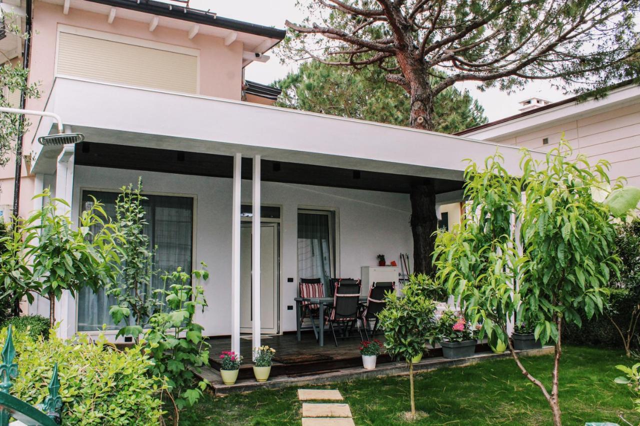 Ivy Lalzi Bay Beach House Дуррес Экстерьер фото