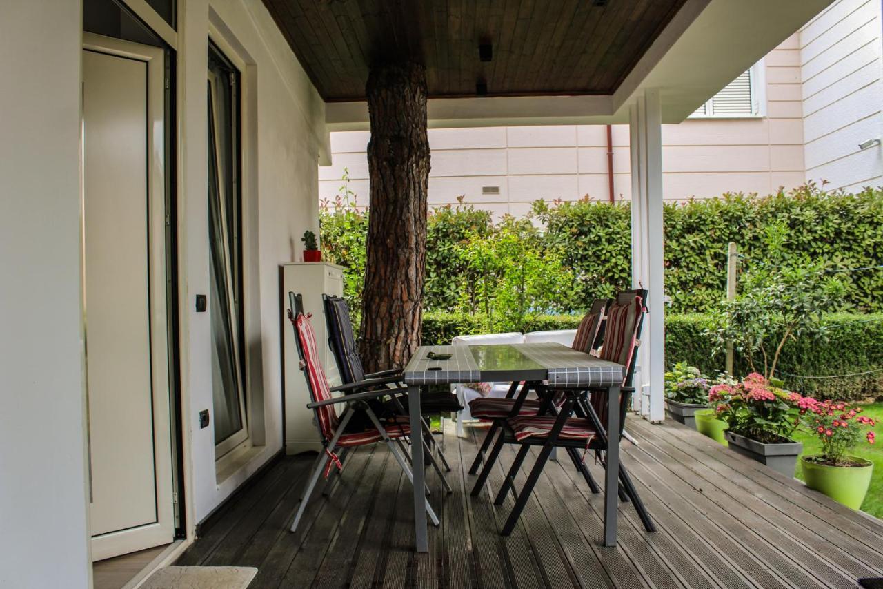 Ivy Lalzi Bay Beach House Дуррес Экстерьер фото